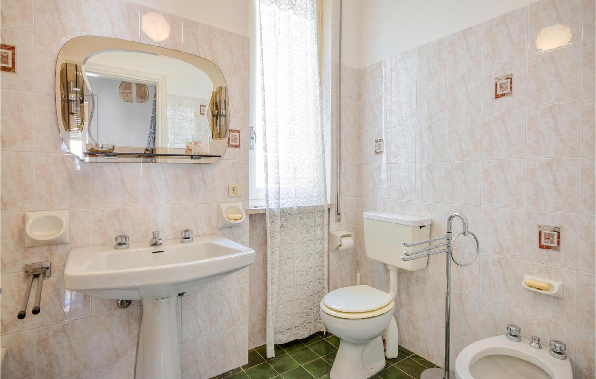 Gorgeous Apartment In Arenzano With Kitchen エクステリア 写真
